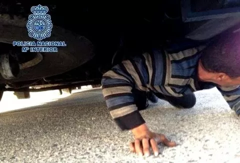 Remaja Maroko Nekat Bersembunyi di Bawah Bus Real Valladolid, Bertahan Lebih dari 100 Kilometer demi Capai Daratan Spanyol